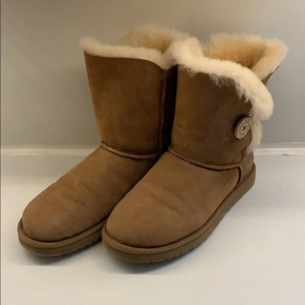UGG Brown Winter Boots with Cream Fur - Picture 6 of 7